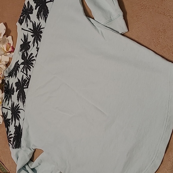 PINK Victoria's Secret Sweatshirt - Picture 10 of 10